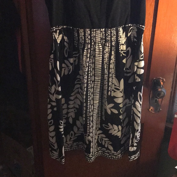 Dress - Picture 2 of 5